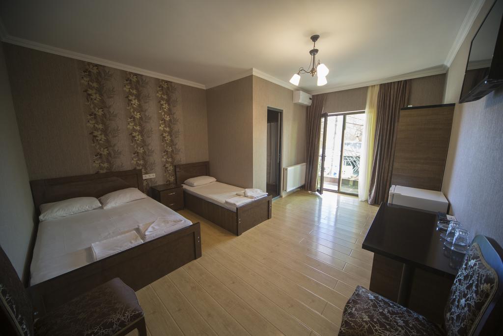 Hotel Nikala Цакалтубо Екстер'єр фото