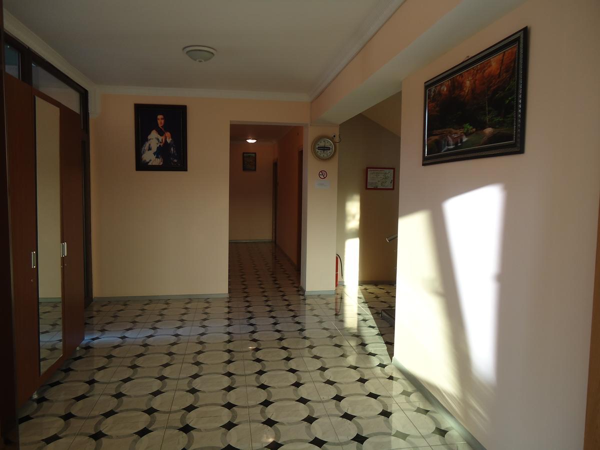 Hotel Nikala Цакалтубо Екстер'єр фото